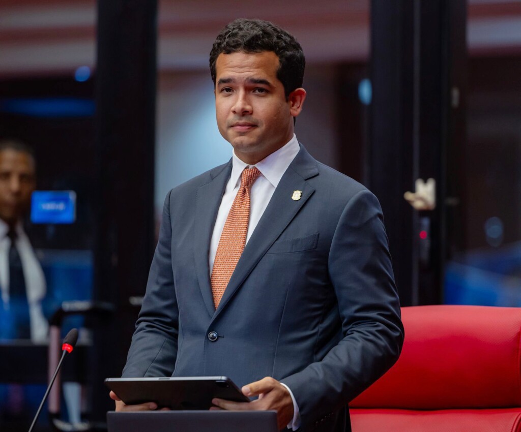 Omar Fernández, tras su participación en el Senado, habla de la nececidad de eliminar el  2% a préstamos hipotecarios.