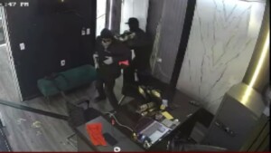 “Alex Bronx”, un recluso de cárcel La Victoria habría coordinado asalto a joyería Popi Oro en Cristo Rey