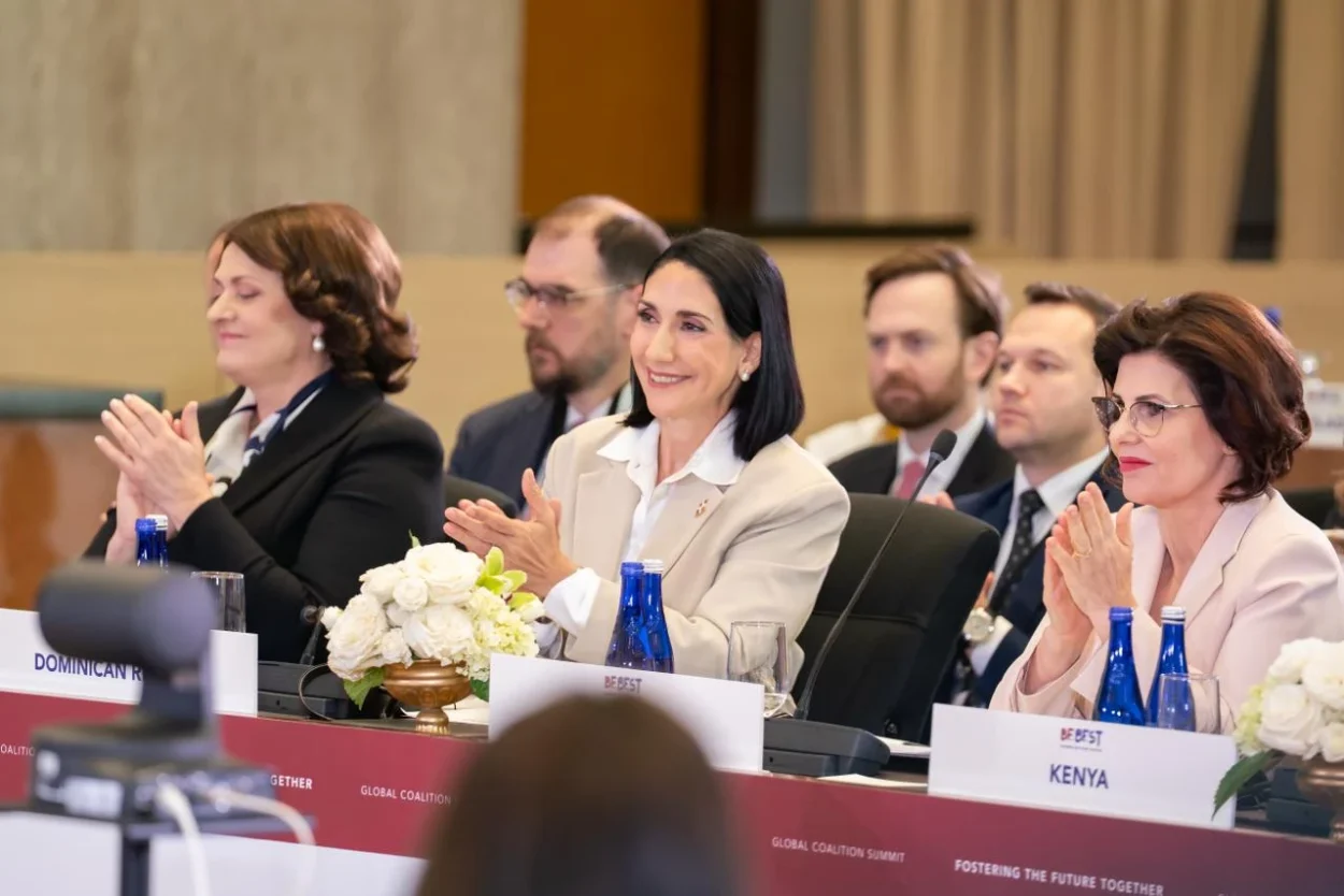 Primera dama dice Gobierno busca no quedarse atrás como país