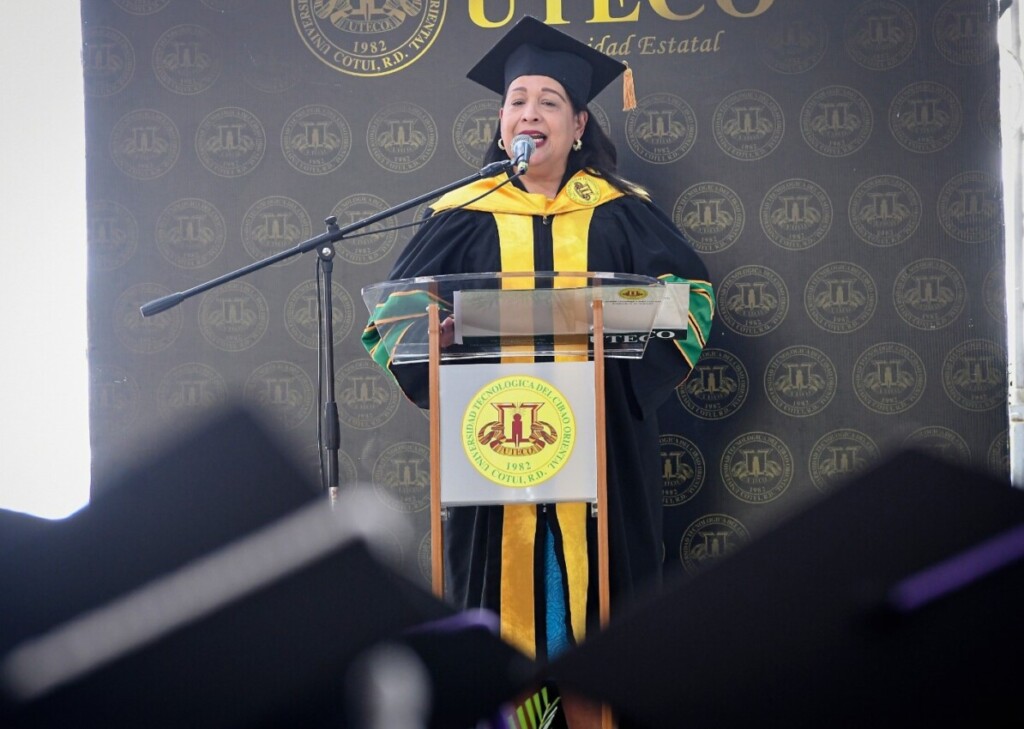 La ingeniera Marilyn Díaz, rectora de UTECO, resaltó que la academia continúa consolidándose como un referente regional en la educación superior