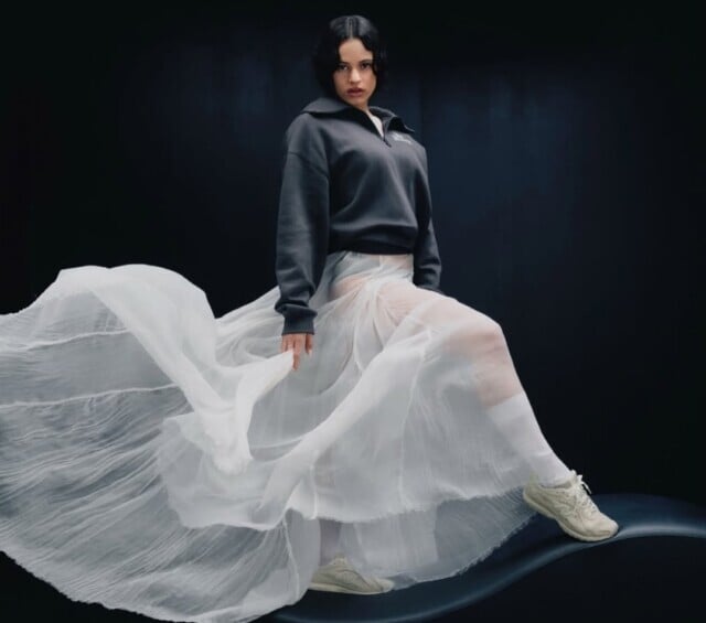 Rosalía moderniza el deporte con su nueva campaña para New Balance