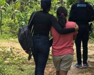 PN rescata adolescente reportada como desaparecida en Samaná; buscan a sospechoso