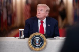 Trump dice ante cumbre con líderes latinoamericanos: «No voy a aprender su maldito idioma»