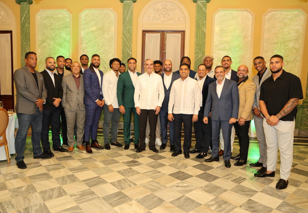 Presidente Abinader cenará este lunes con equipo dominicano del Clásico