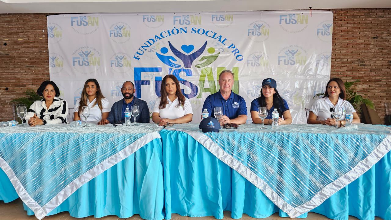 Fundaciones entregan decenas de sillas de ruedas en jornada solidaria en Gurabo