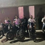 Detienen a tres policías y otros 3 hombres con motocicletas robadas en Las Matas de Farfán
