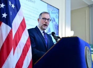 Contralor de Nueva York reporta pérdida de 38 mil empleos privados el año pasado