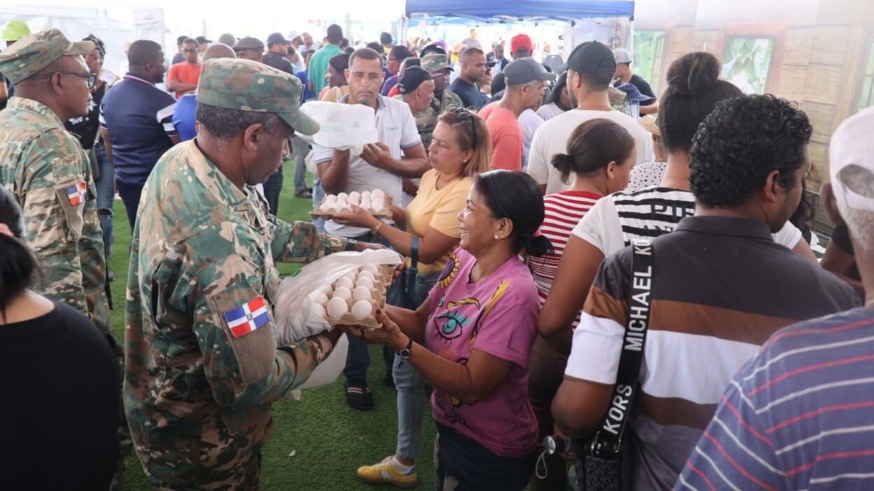 Abarrotan quioscos de venta en Feria Agropecuaria