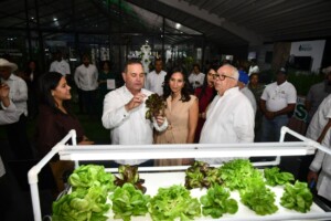 Banco Agrícola anuncia disponibilidad de recursos para tecnificación del campo en Feria Agropecuaria