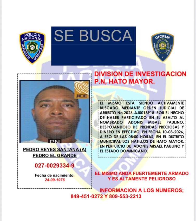 Apresan a cuatro hombres usaban uniformes falsos de la DNCD para atracar