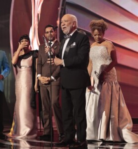 Jochy Santos gana el Gran Soberano 2026 y llama a elevar el nivel de la comunicación en RD