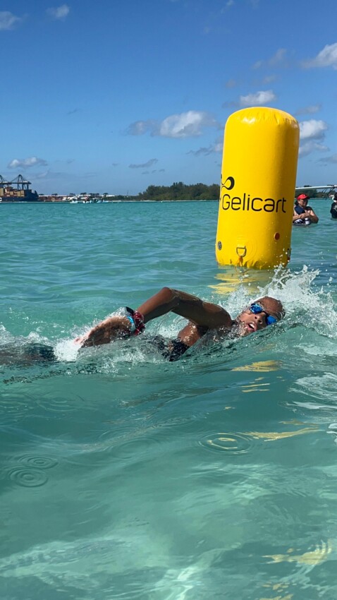Con 54 minutos, Sarah Ochoa se corona campeona en Boca Chica Open Water