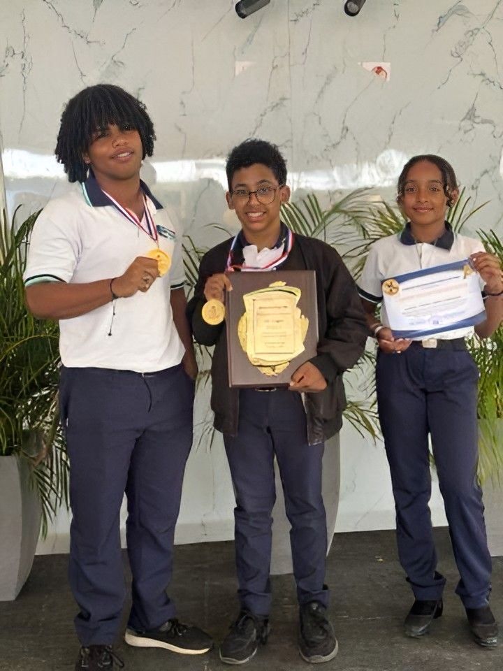 El Colegio San Martín de Porres brilla en las olimpiadas distritales