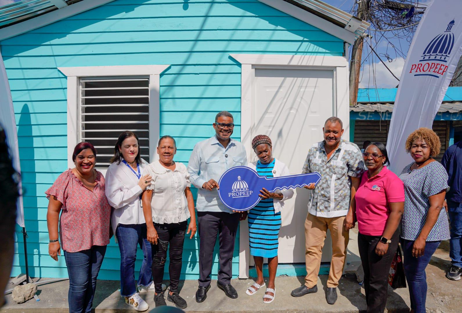 “Hoy sí puedo vivir mejor”: reconstruyen vivienda a mujer no vidente de 64 años