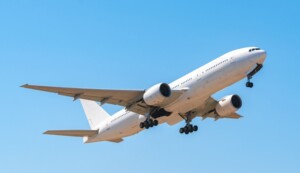 Aumentan demoras en aeropuertos de Estados Unidos en medio de crisis en la TSA