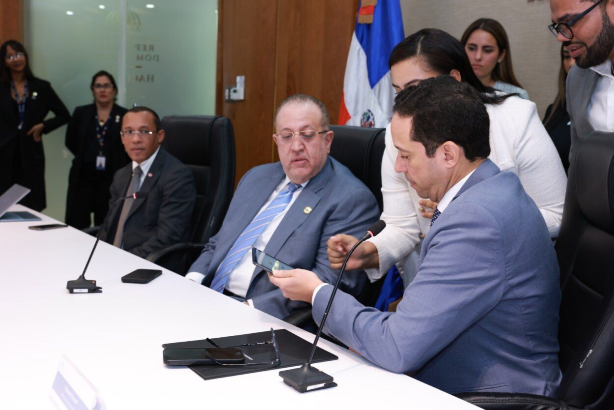 ANJE y MICM establecen mesa de trabajo para fortalecer la competitividad de las MIPYMES lideradas por jóvenes