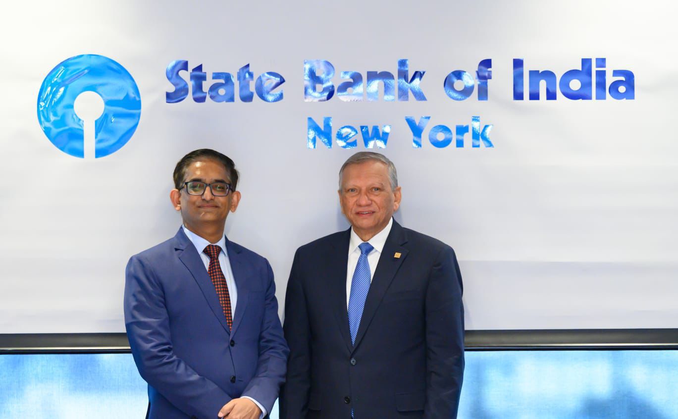 Leonardo Aguilera realiza visita al State Bank of India en Nueva York para fortalecer relaciones