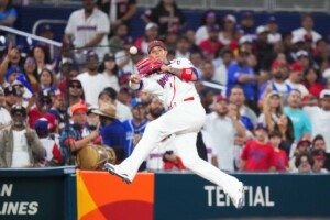 ¡Inmenso Machado! El “Ministro” sella el triunfo de Dominicana con su defensa