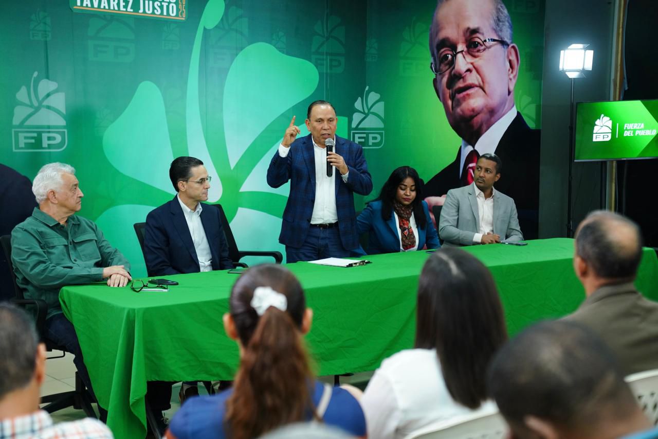 Radhamés Jiménez arremete: PRM es una “plaga” y nunca bajó combustibles