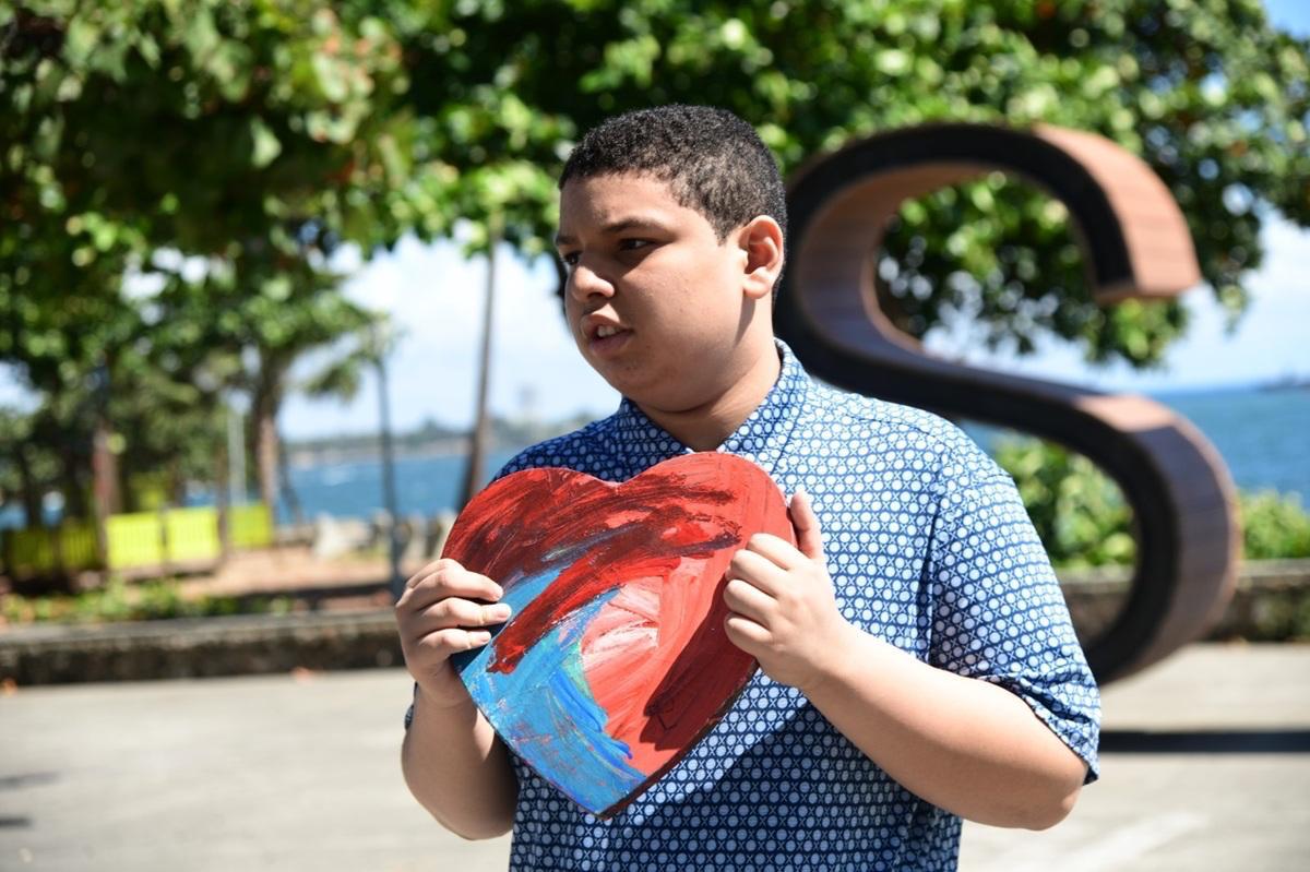 Fernando Quiroz Flaviá inaugura exposición “Alto Relieve” en Semana Autismo