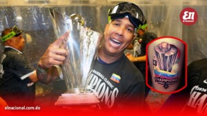 ¡Para la eternidad! Salvador Pérez inmortaliza en su piel la histórica corona tras el Clásico