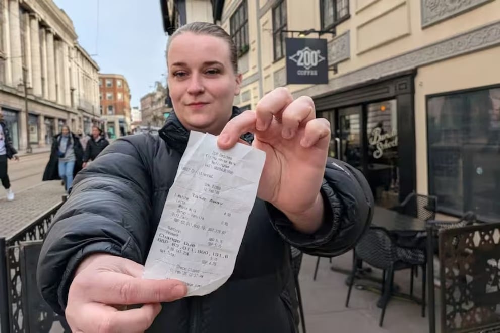 Una tarjeta de regalo convierte a una empresaria en la “persona más rica del mundo” por un fallo informático