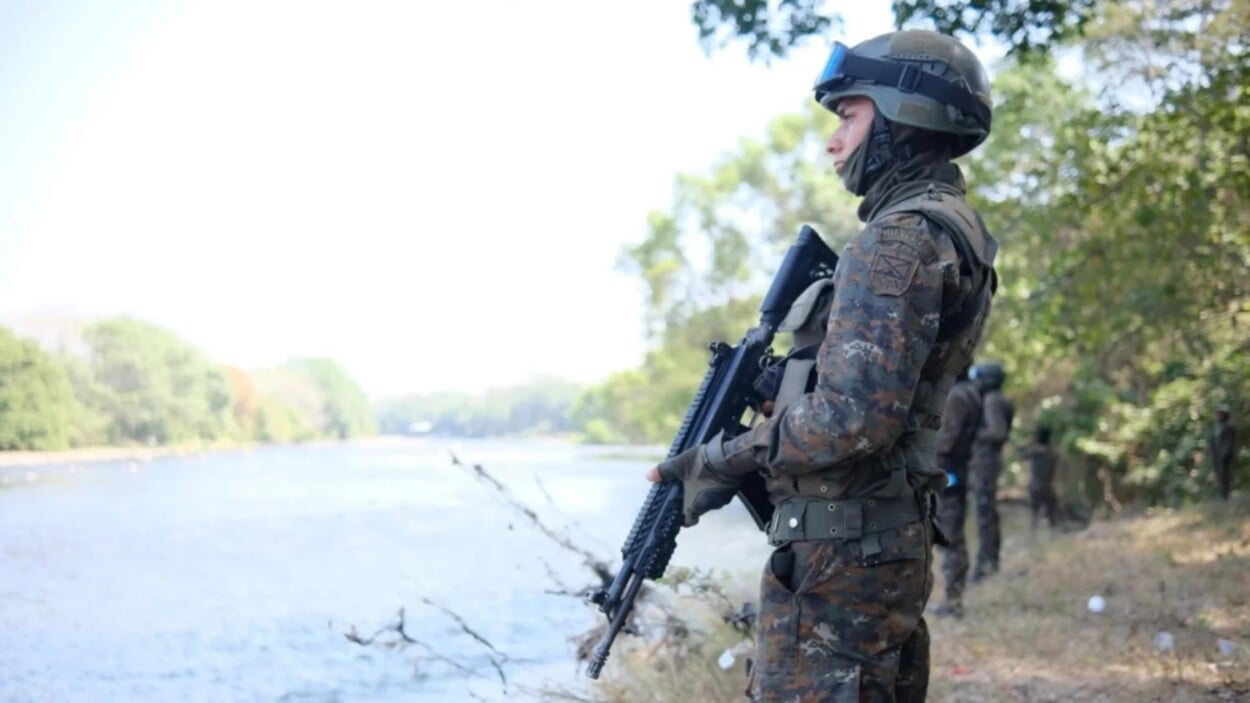 Guatemala comprará armas a EU.UU. tras el fin de un embargo militar de 47 años