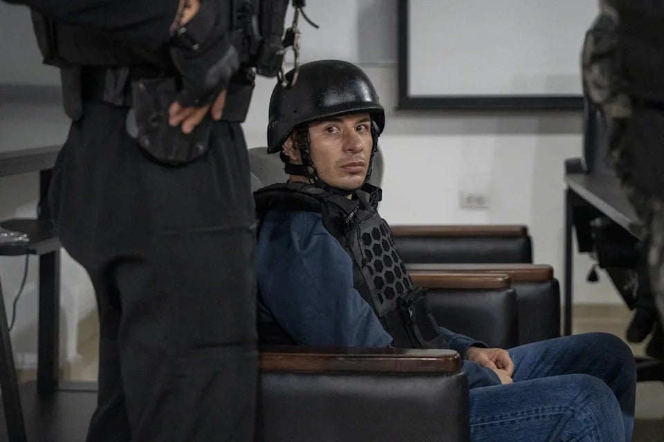 Lobo Menor queda encarcelado en Ecuador tras ser detenido en México con ayuda a Colombia