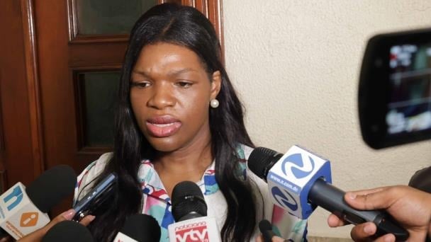 Fiscalía presenta pruebas contra Elizabeth Silverio Silien por usurpación de funciones en salud