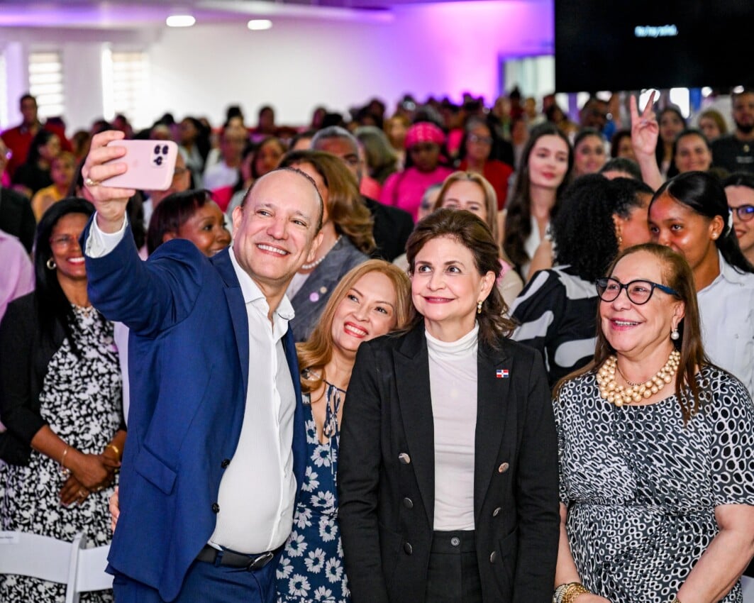 Destacan a Mujeres Ejemplares en Santiago: Un reconocimiento merecido