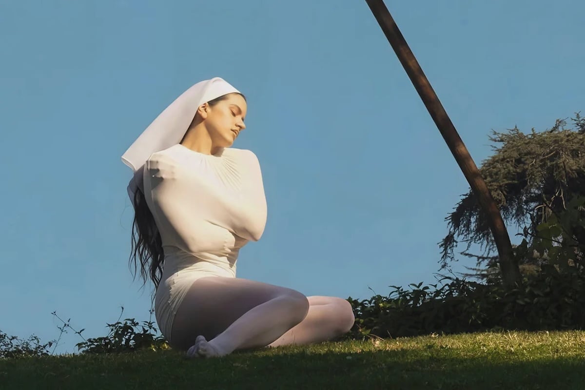 Rosalía desembarca en España entre el calvario y el paraíso