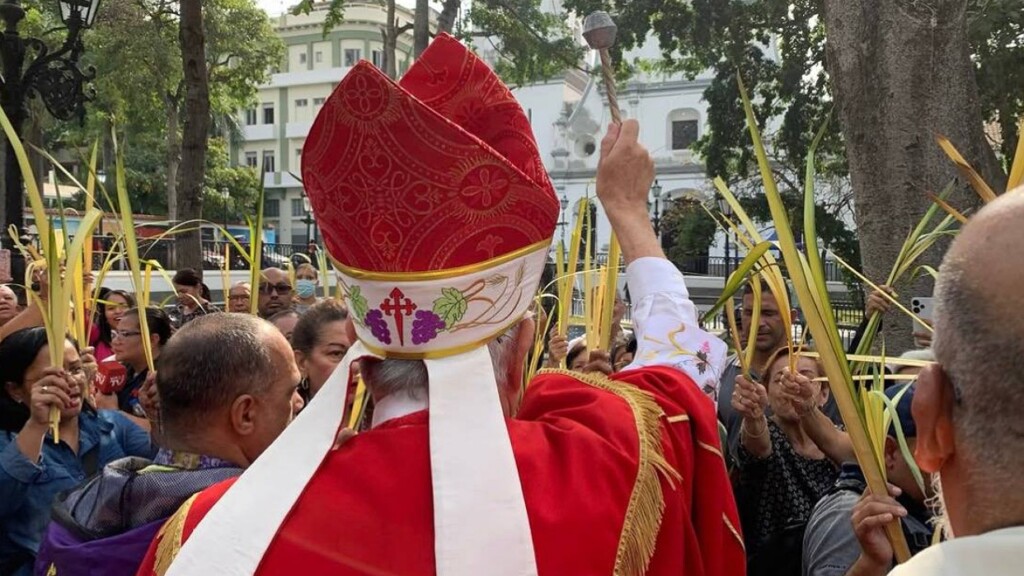 Arzobispo de Caracas, monseñor Raúl Biord, pidió este domingo por la reconciliación, el perdón y la paz en Venezuela, durante la misa de Domingo de Ramos