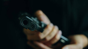 Alarma en Piantini: hombre armado se acerca a dos niños cerca de escuela con intento de atraco