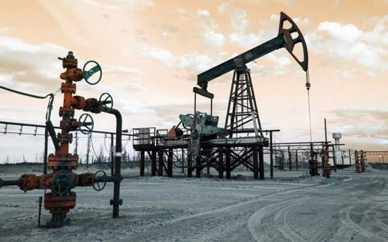 Petróleo de Texas cae un 11,94 % y cierra en 83,45 dólares el barril   
