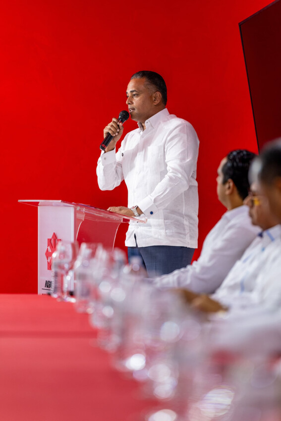 Aramis Mella es reelegido presidente de ASOCIVU 