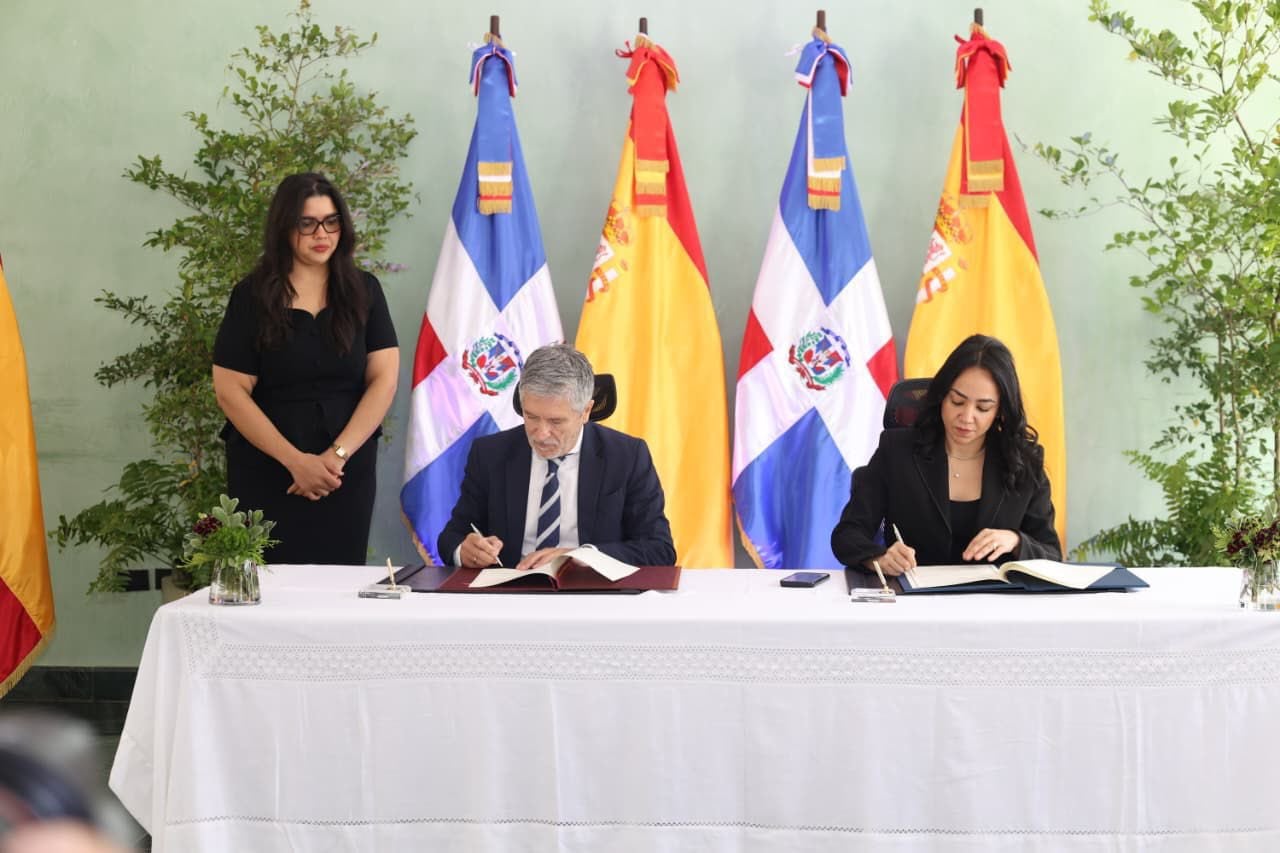 República Dominicana y España firman tratado crucial contra crimen transnacional     