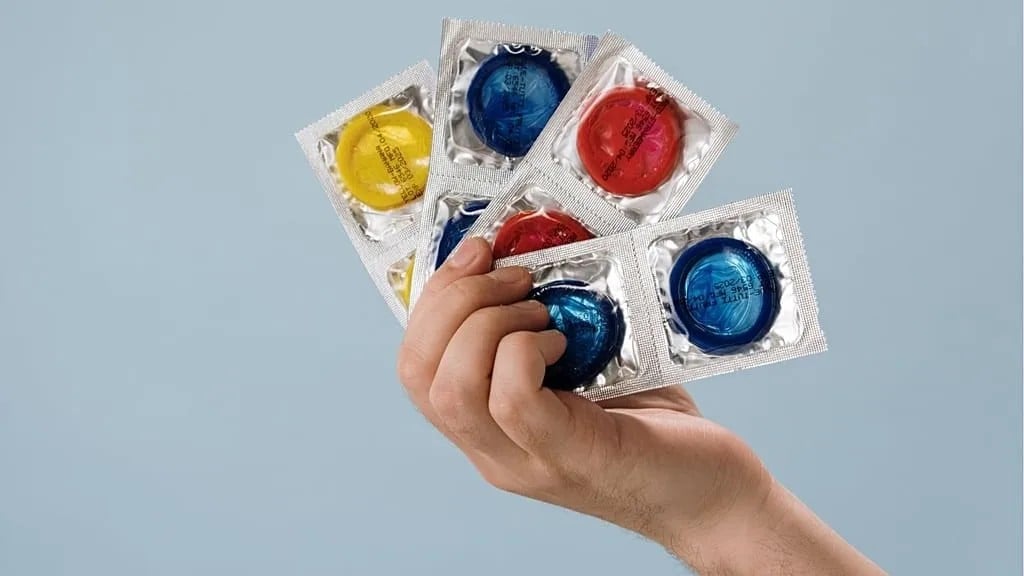 ¡Ni el sexo se salva! La guerra eleva el costo de los condones hasta 30 %