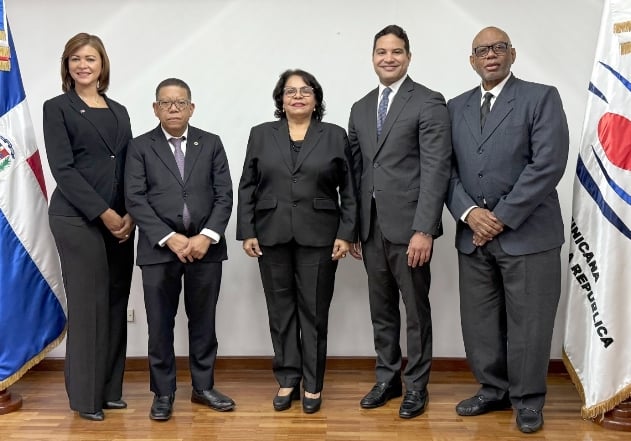 Cámara de Cuentas revoca aumento salarial, pero su imagen sigue en entredicho