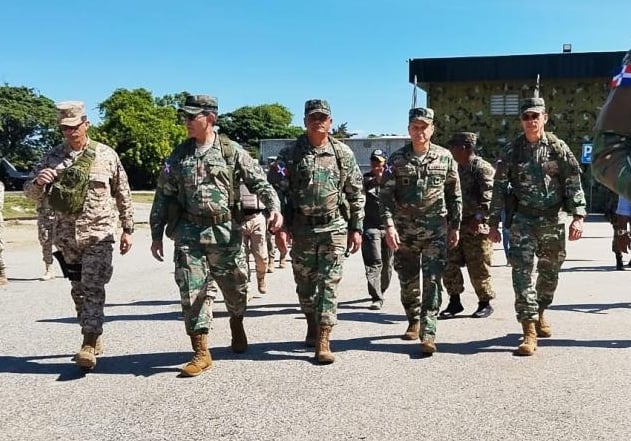 Inspección del Ejército en Jimaní: Fortaleciendo la frontera nacional