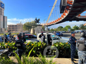 Puentes y avenidas de la capital de República Dominicana amanecen militarizados