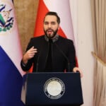 Llegó la cadena perpetua a El Salvador: Bukele promulga reformas que incluye a menores y adultos