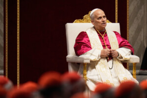 El papa León XIV denuncia “ilusión de omnipotencia” que aviva guerra de Estados Unidos e Israel en Irán