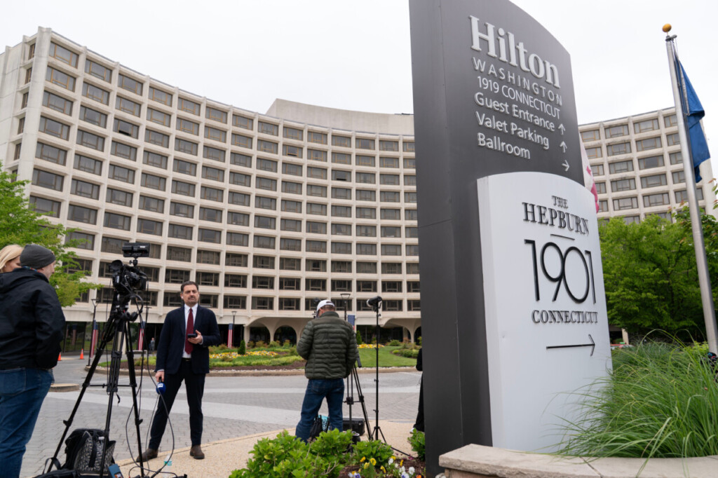 Disparos reavivan el recuerdo del atentado contra Reagan en mismo hotel de Washington