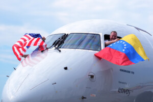 Tras siete años, aterriza en Caracas primer vuelo directo desde Estados Unidos