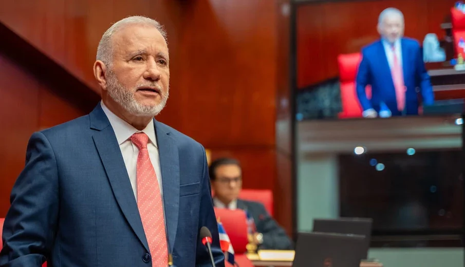 Senador exige al Ministerio Público no dejar caer casos de corrupción