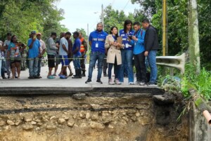 Onesvie evalúa daños por colapso de puente sobre río Camú en Puerto Plata