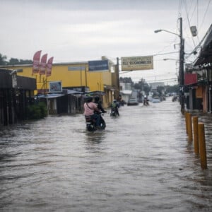 Lluvias torrenciales causan inundaciones y daños en Fantino, Sánchez Ramírez