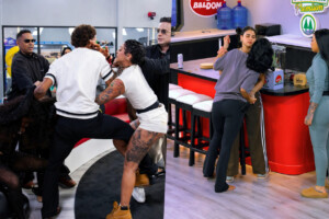 Golpes, gritos y rating: una noche “estelar” en Planeta Alofoke