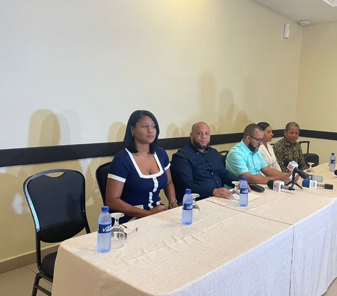 Comerciantes detallistas durante rueda de prensa sobre la situación del ajo