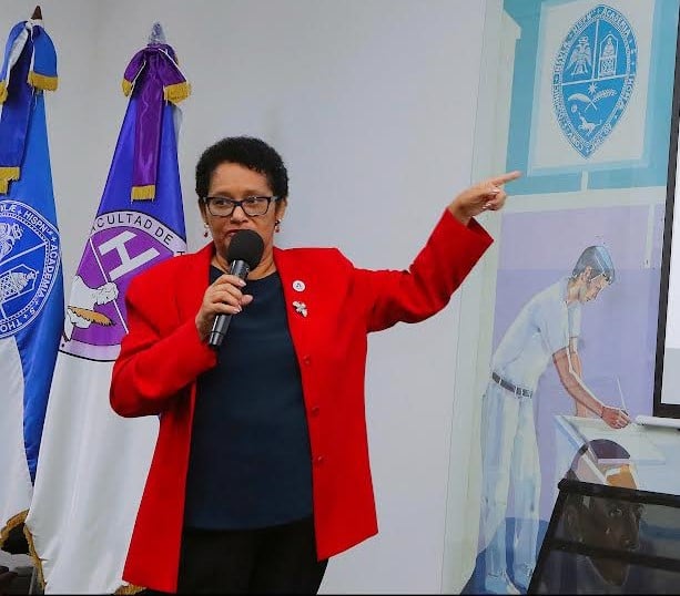 ¿Están las universidades dominicanas formando profesionales para enfrentar los desafíos del siglo XX1?